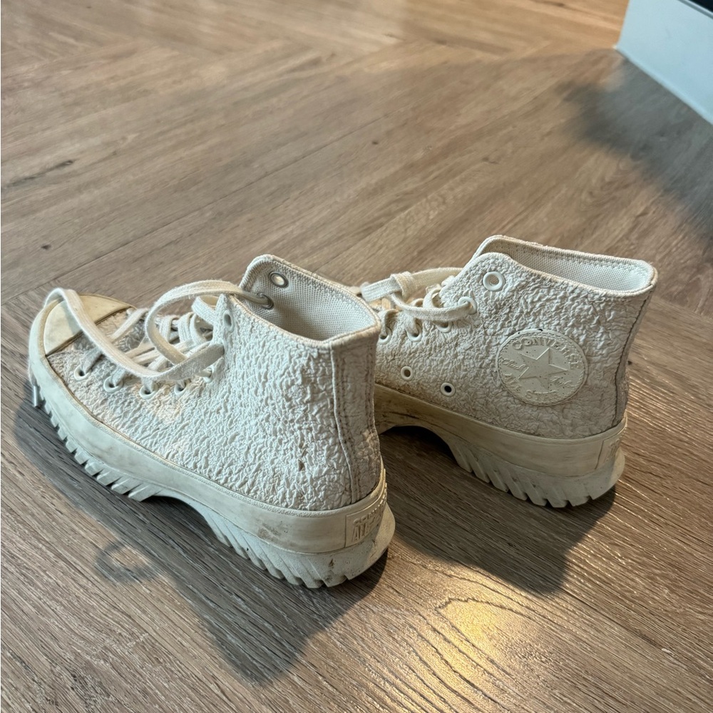Converse High-Top Sneakers in Cream Size 6.5